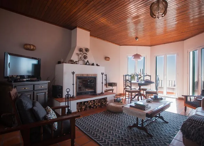 Apartamento Charmoso No Funchal, Com Grande Jardim E Vista Esplendida