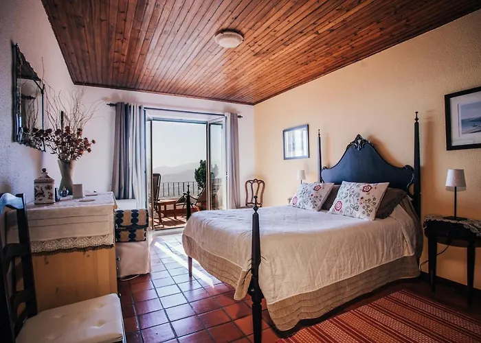 Apartamento Charmoso No Funchal, Com Grande Jardim E Vista Esplendida