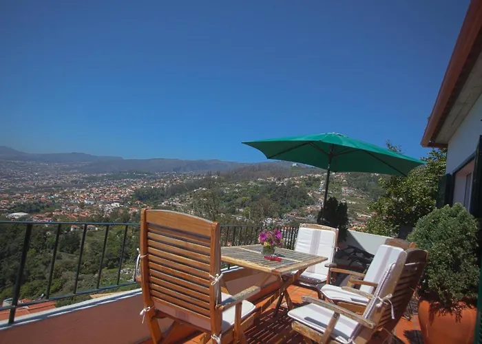 Apartamento Charmoso No Funchal, Com Grande Jardim E Vista Esplendida